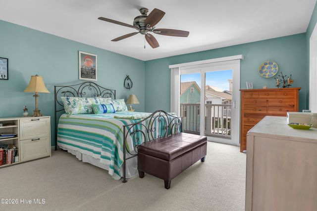 1305 Carolina Beach Avenue N Apt 1a, Carolina Beach, NC 28428