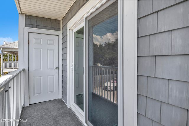 1305 Carolina Beach Avenue N Apt 1a, Carolina Beach, NC 28428
