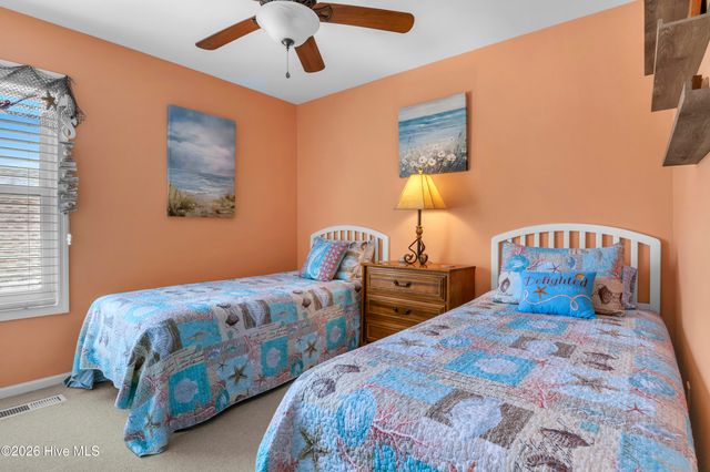 1305 Carolina Beach Avenue N Apt 1a, Carolina Beach, NC 28428