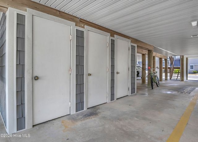 1305 Carolina Beach Avenue N Apt 1a, Carolina Beach, NC 28428