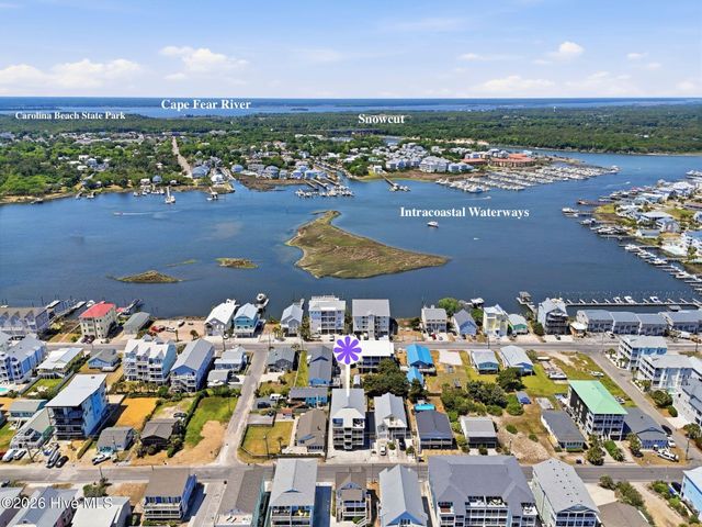 1305 Carolina Beach Avenue N Apt 1a, Carolina Beach, NC 28428