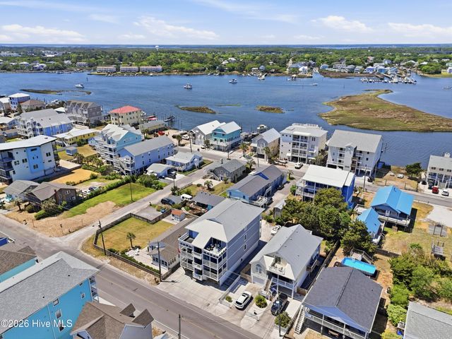 1305 Carolina Beach Avenue N Apt 1a, Carolina Beach, NC 28428