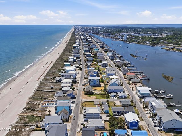 1305 Carolina Beach Avenue N Apt 1a, Carolina Beach, NC 28428