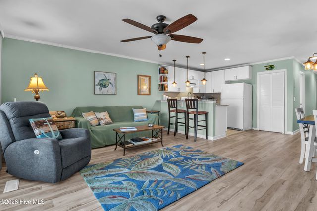1305 Carolina Beach Avenue N Apt 1a, Carolina Beach, NC 28428