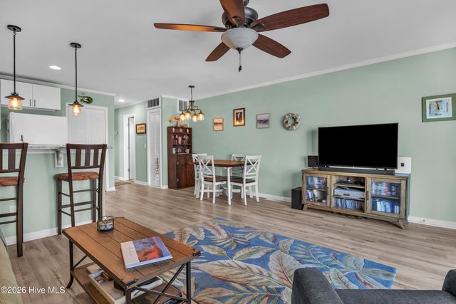 1305 Carolina Beach Avenue N Apt 1a, Carolina Beach, NC 28428