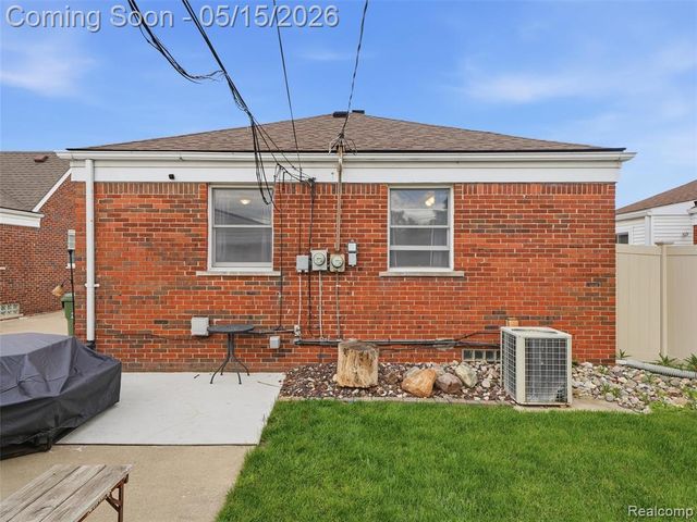 14886 Arlington Avenue, Allen Park, MI 48101