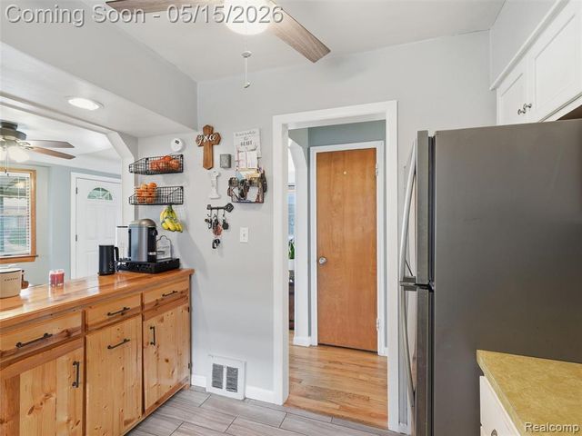 14886 Arlington Avenue, Allen Park, MI 48101