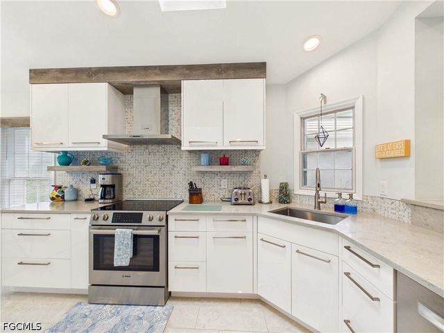 27171 Enclave DR, Bonita Springs, FL 34134