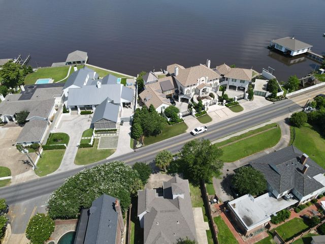219 Shell Beach Dr, Lake Charles, LA 70601