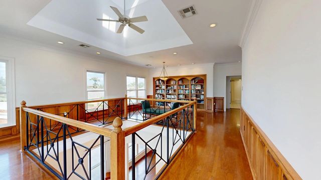 219 Shell Beach Dr, Lake Charles, LA 70601