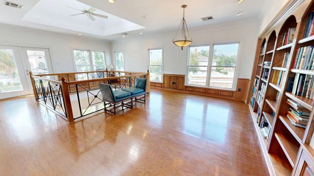 219 Shell Beach Dr, Lake Charles, LA 70601