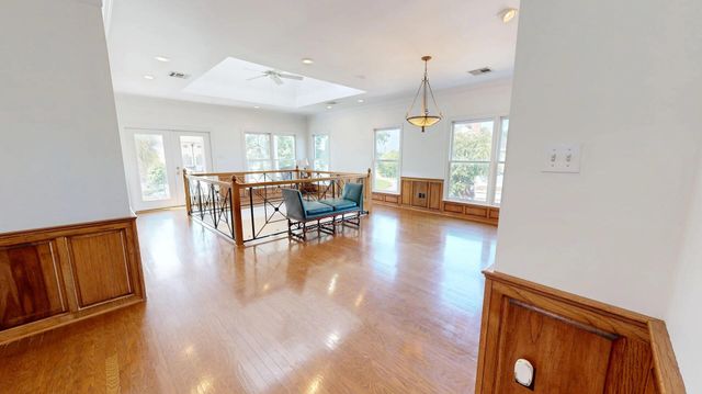 219 Shell Beach Dr, Lake Charles, LA 70601