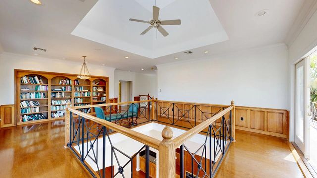 219 Shell Beach Dr, Lake Charles, LA 70601