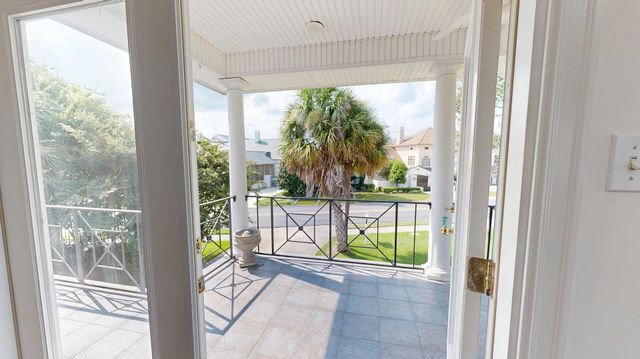 219 Shell Beach Dr, Lake Charles, LA 70601