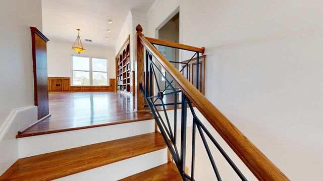 219 Shell Beach Dr, Lake Charles, LA 70601