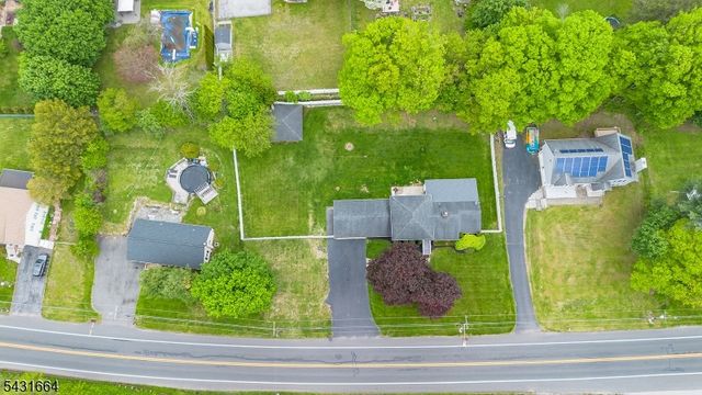 323 Main St, Ogdensburg Boro, NJ 07439