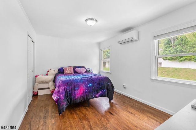 323 Main St, Ogdensburg Boro, NJ 07439