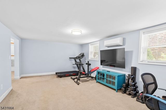 323 Main St, Ogdensburg Boro, NJ 07439