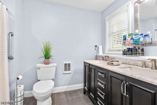 323 Main St, Ogdensburg Boro, NJ 07439