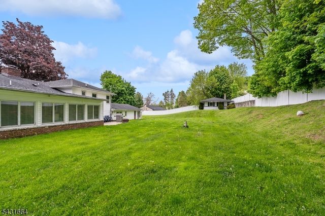 323 Main St, Ogdensburg Boro, NJ 07439
