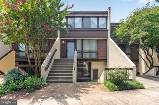2208 S RANDOLPH ST S #1, Arlington, VA 22204
