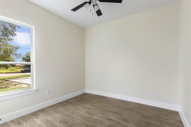 1302 Lamar Street, Liberty, TX 77575