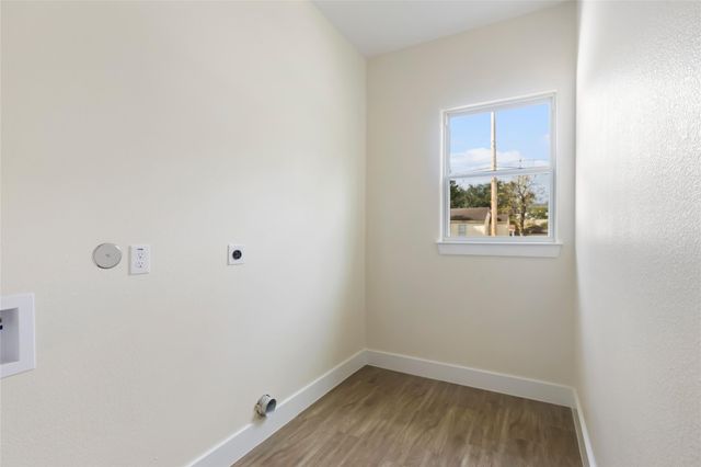 1302 Lamar Street, Liberty, TX 77575