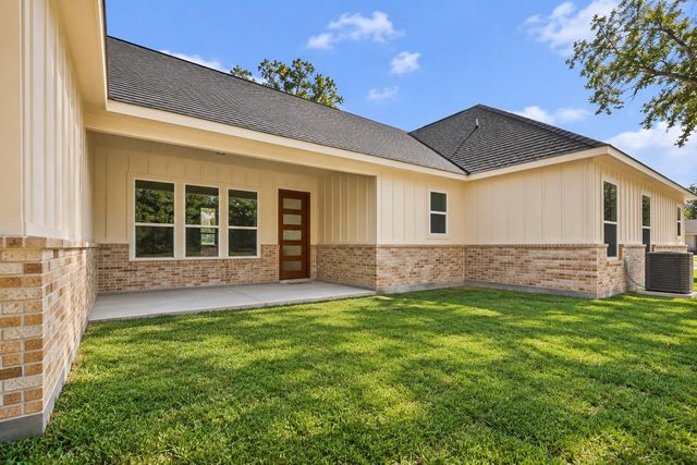 1302 Lamar Street, Liberty, TX 77575