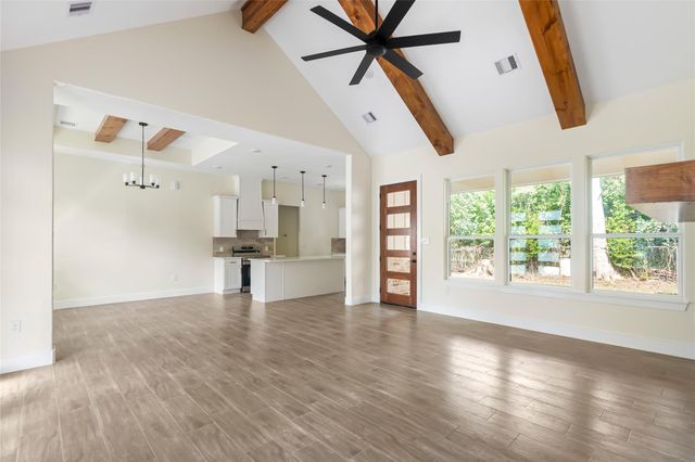 1302 Lamar Street, Liberty, TX 77575