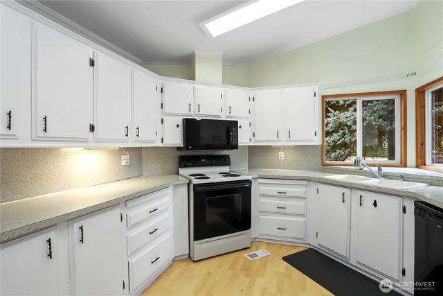 140 Frederick Drive, Sequim, WA 98382