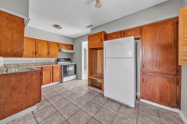 505 Perry Avenue, Waxahachie, TX 75165