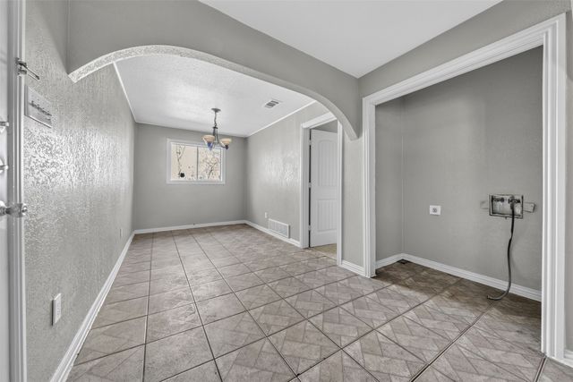 505 Perry Avenue, Waxahachie, TX 75165