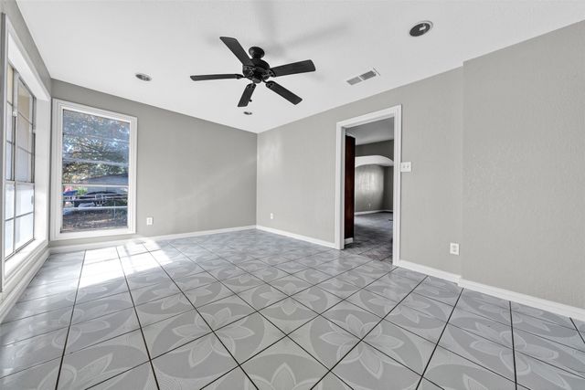 505 Perry Avenue, Waxahachie, TX 75165