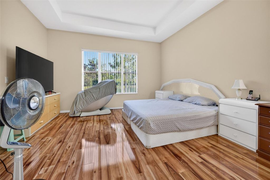 Image 15 of property listing at 4612 E 62 AVENUE, Bradenton, FL 34203