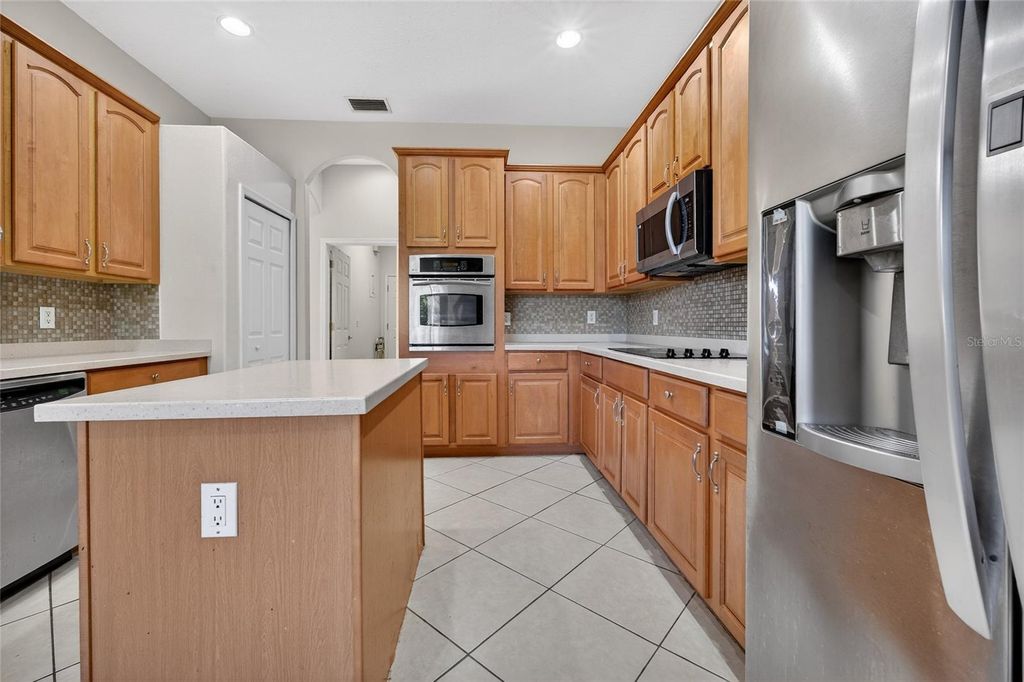 Image 28 of property listing at 4612 E 62 AVENUE, Bradenton, FL 34203