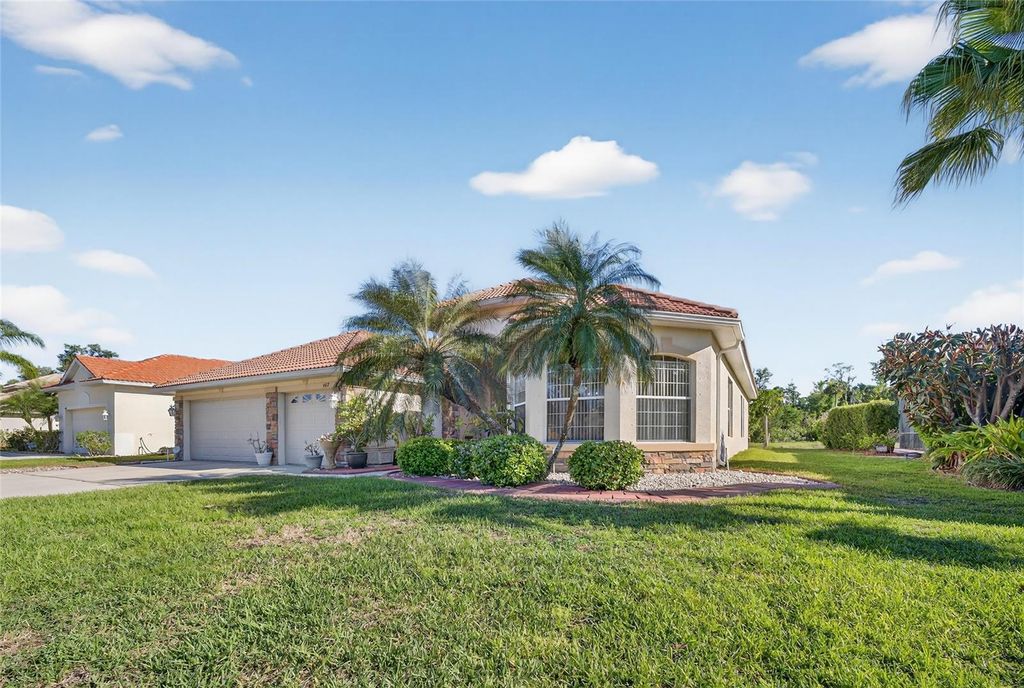 Image 4 of property listing at 4612 E 62 AVENUE, Bradenton, FL 34203