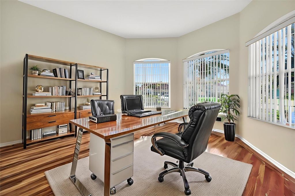 Image 33 of property listing at 4612 E 62 AVENUE, Bradenton, FL 34203