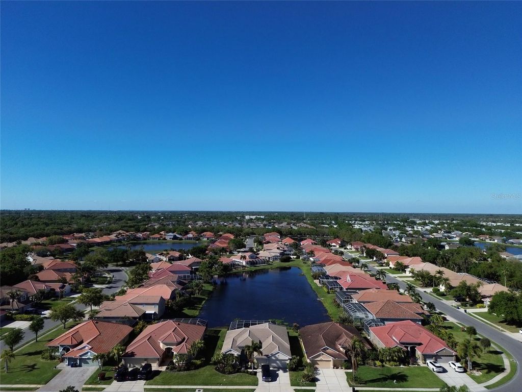 Image 35 of property listing at 4612 E 62 AVENUE, Bradenton, FL 34203