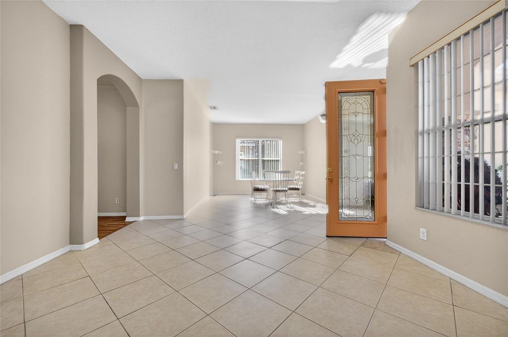 Image 8 of property listing at 4612 E 62 AVENUE, Bradenton, FL 34203