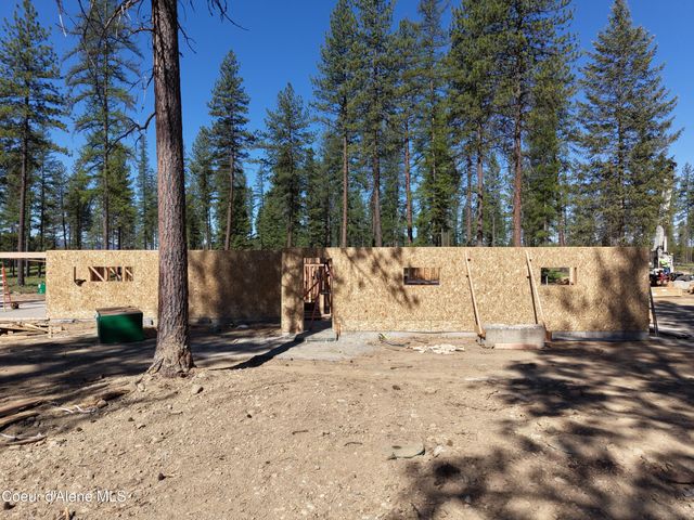 102 Wallace Lane, Blanchard, ID 83804