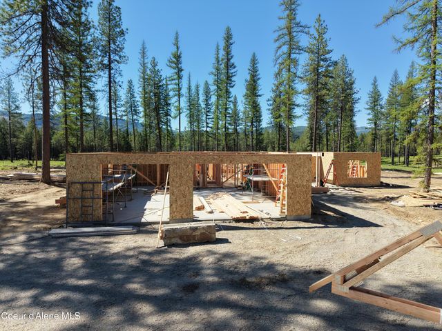 102 Wallace Lane, Blanchard, ID 83804