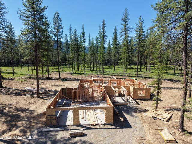 102 Wallace Lane, Blanchard, ID 83804