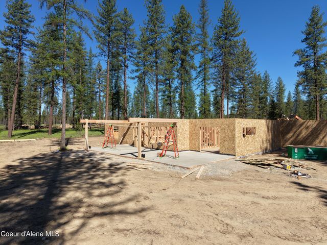 102 Wallace Lane, Blanchard, ID 83804