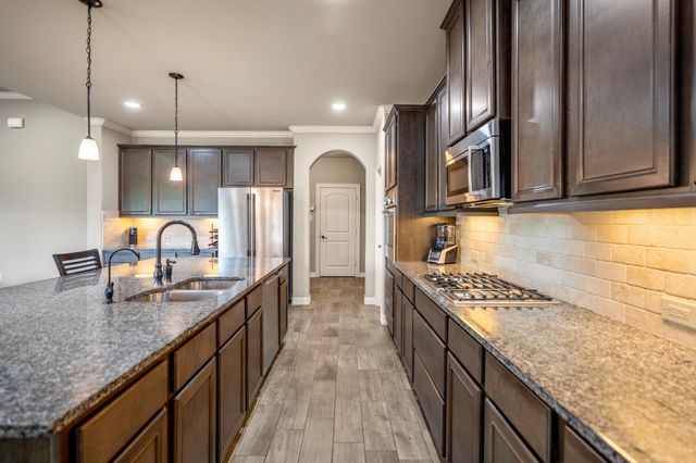 165 Waterstone Drive, Montgomery, TX 77356