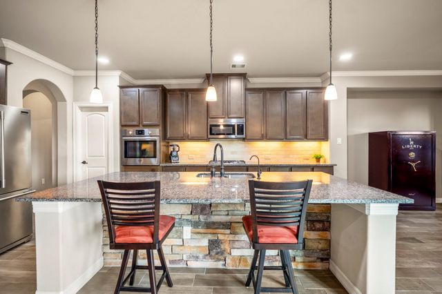 165 Waterstone Drive, Montgomery, TX 77356