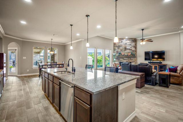 165 Waterstone Drive, Montgomery, TX 77356