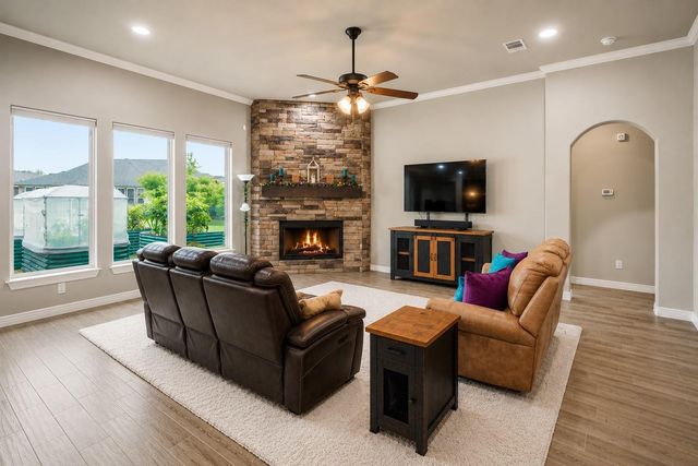 165 Waterstone Drive, Montgomery, TX 77356