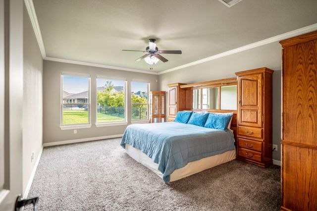 165 Waterstone Drive, Montgomery, TX 77356