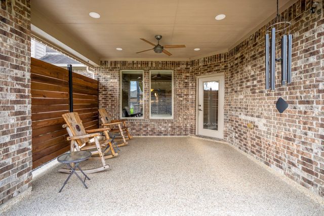 165 Waterstone Drive, Montgomery, TX 77356
