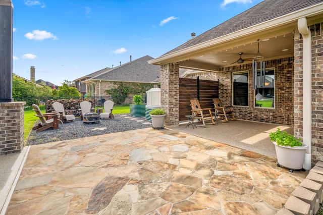 165 Waterstone Drive, Montgomery, TX 77356